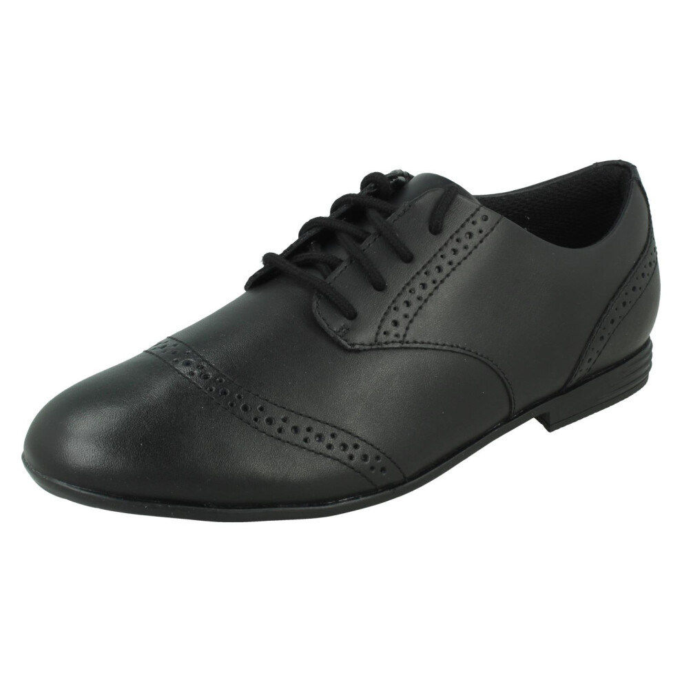 Clarks (Black, Uk 8.5 Junior) Girls Brogue Lace Up School Shoes Finja Brogue Y - G Fit