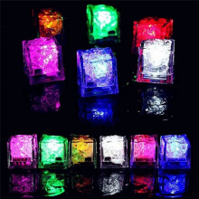 Cubos de Gelo LED Piscantes Multicoloridos, Luzes Brilhantes À Prova D'Água para Decorações Noturnas de Bares, Clubes e Festas