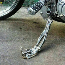 Gothic Unique Motorrad-Seitenständer, verstellbare Fingergelenke aus Aluminiumlegierung, rutschfest, passend für die meisten Motorräder, Silber