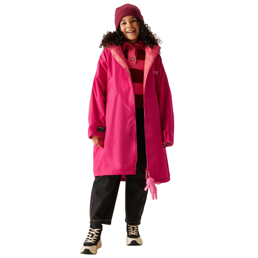 Regatta Unisex Bright Pink Junior Waterproof Changing Robe In | Size: 3-5 Years - Image 4