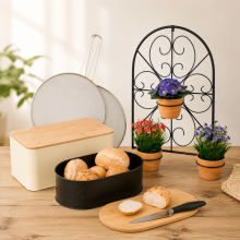 Retro-Küchenset mit Brotkasten (4-teilig) - Brotkasten, Wand-Topfhalter, Spritzschutz und Brotdose