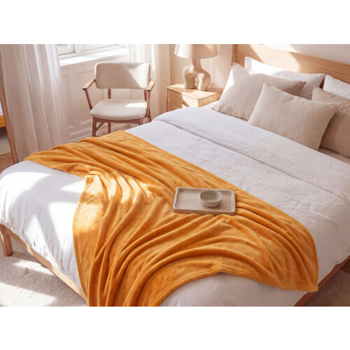 Beliani Blanket BAYBURT 150 x 200 cm Orange 1