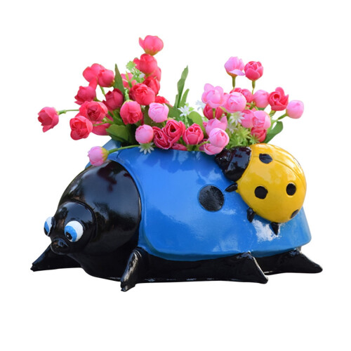 Esboço de decoração de jardim com animais e vaso de flores 1