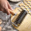 Rodillo para pizza Karymi de acero inoxidable con mango de madera 4
