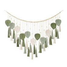 Tapisserie murale en macramé avec feuilles - Grande tapisserie bohème chic à pompons et plumes, idéale pour la maison ou le bureau.