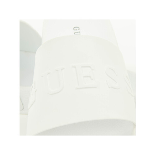 Guess (92) Logo relief 2