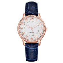 Reloj de cuarzo para mujer con incrustaciones de diamantes y acabado luminoso de TOFOTL en liquidación.