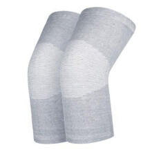 Ademende XL kniebrace met antislipondersteuning voor pijnverlichting en comfortabel dagelijks gebruik.