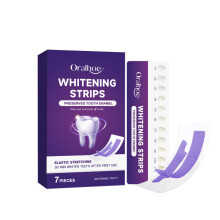 Paarse tandenbleekstrips, kleurcorrector, tandvlekkenverwijderingsset met kleurengids voor een optimale mondhygiëne.