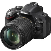 NIKON D5200 + Objetivo AF-S DX 18-105mm 3,5-5,6…