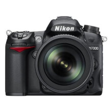 Cámara réflex digital - NIKON - D7000 - Objetivo AF-S DX 18-105 mm - Estabilización óptica - Negro