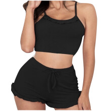 Dames nachtkleding set bestaande uit een effen topje met ruches en een shortje.
