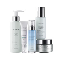 Coffret Oriflame Novage+ Formules légères anti-imperfections et anti-âge 5 pièces.