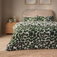 Silentnight Coverless Leaf Print Duvet & Pillowcase Set - Supersoft Stylish 10.5 Tog Bed Quilt - Two Reversible Designs - All Year Round Comfort No Co