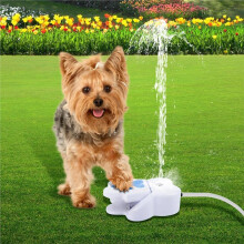 Pfotenaktivierte Hundewasserfontäne Treten Sie auf Outdoor Haustier Trinkspender Haustier Hunde Welpen Wasser Sprinkler Spielzeuge für Den Garten