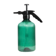 Druckbeaufschlagte Pflanzenspritze grün