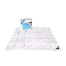 Couette anti-allergique 140x200 Medicare blanche 100% microfibre