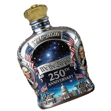 Whiskyflasche in klassischer Form mit-Kronenabdeckung