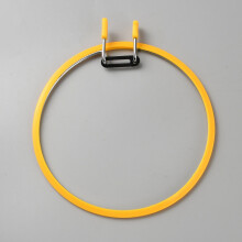 Broderiring i jern med plastikdetaljer, guld, 200 mm indvendig