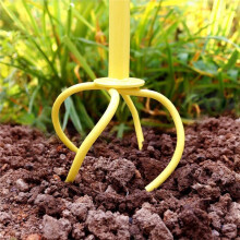Garden Hand Tiller Claw Twist Tiller Soil Loosener Lawn Aerator Loosen Garden Bed and Plant Box Cultivator Garden Tools
