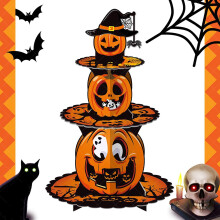 Suporte para cupcakes de Halloween de 3 andares em formato de abóbora, feito de papelão.