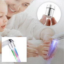 LED indikátor teploty kohútika s meniacim sa svetlom