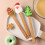 Weihnachtlicher Silikon-Backschaber mit Buchenholzgriff 3