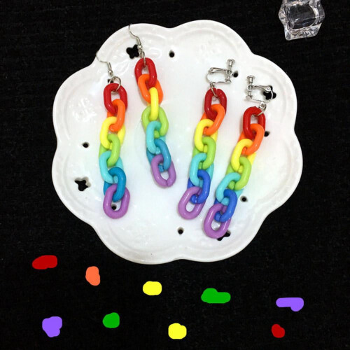 Acryl-Ohrringe mit klobiger Kette in Regenbogenfarben, zum Stechen oder Anclipsen 2