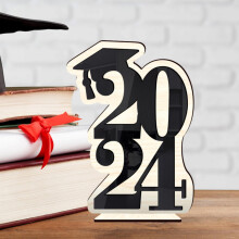 Ozdoba na biurko z okazji ukończenia szkoły, drewniany element centralny, klasa 2024