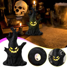 Set di decorazioni di Halloween con zucche luminose e albero fantasma