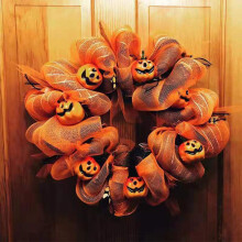 Ghirlanda di zucche di Halloween da appendere alla porta con rete metallica