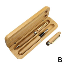 Bamboe etui met opbergvak voor pennen en handvat.