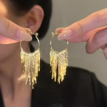 Oorbellen, oorstekers, ronde oorbellen met franjes, geschikt voor vrouwen met een rond gezicht en een slank figuur, veelzijdig, premium uitstraling,