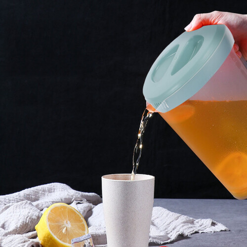 Plastic Pitcher with Lid BPA-Free 2.5L Capacity 1