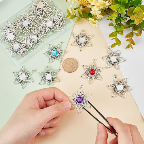 Blumenanhänger-Set mit 30 Cabochons 2