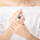 Anillo ajustable de plata de ley con flor de corindón negro 2