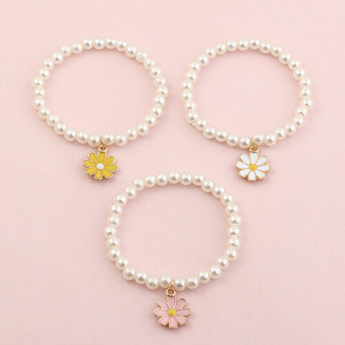 Parelarmband met stapelbare bloemhanger (3 stuks) 1