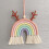 Décoration murale bohème en macramé à pompons multicolores 1