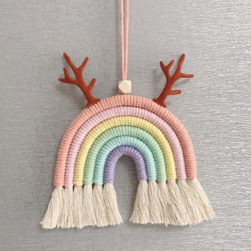 Décoration murale bohème en macramé à pompons multicolores
