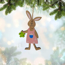 Osterdekorationen: Hängende Hasen aus Holz