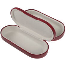Étui à lunettes rouge dissimulant un porte-monnaie.
