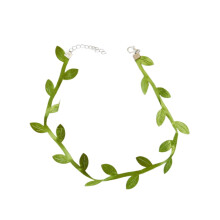 Gargantilla con forma de hoja verde y cadena ajustable para la clavícula