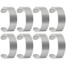 Ensemble de 8 bracelets en cuir et en acier inoxydable vierges.