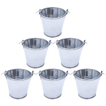 6-teiliges Set aus Blechkübeln als Wohnaccessoires