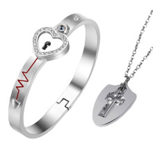 Conjunto de pulsera y collar para enamorados con cierre de corazón