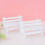 Banc de jardin double miniature en bois blanc, paysage 2