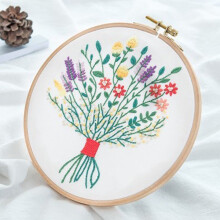 Broderi-korsstingsæt til mor med blomsterprintet stof