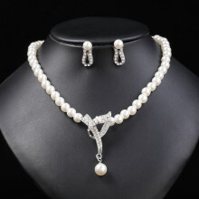 Pearl necklace and earrings set women's alloy electroplated