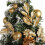 Mini tafelkerstboom met verlichting en versieringen. 6
