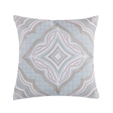 Cojín decorativo Levtex Darcy de 45 x 45 cm bordado